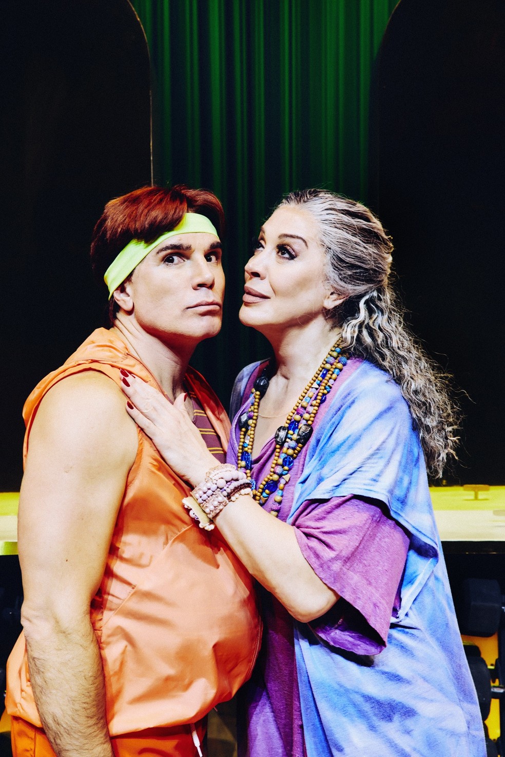 Jarbas Homem de Mello e Claudia Raia na peça "Cenas da menopausa" — Foto: Renam Christofoletti/Divulgação