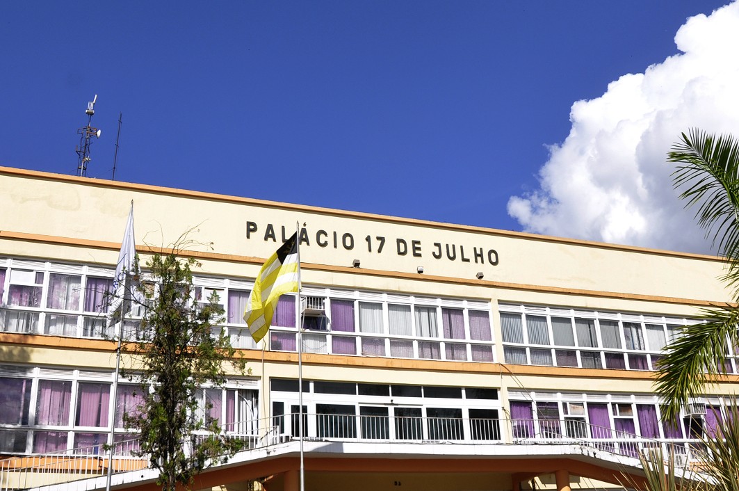 Concurso da Prefeitura de Volta Redonda oferece 61 vagas para professores. As inscrições terminam na segunda