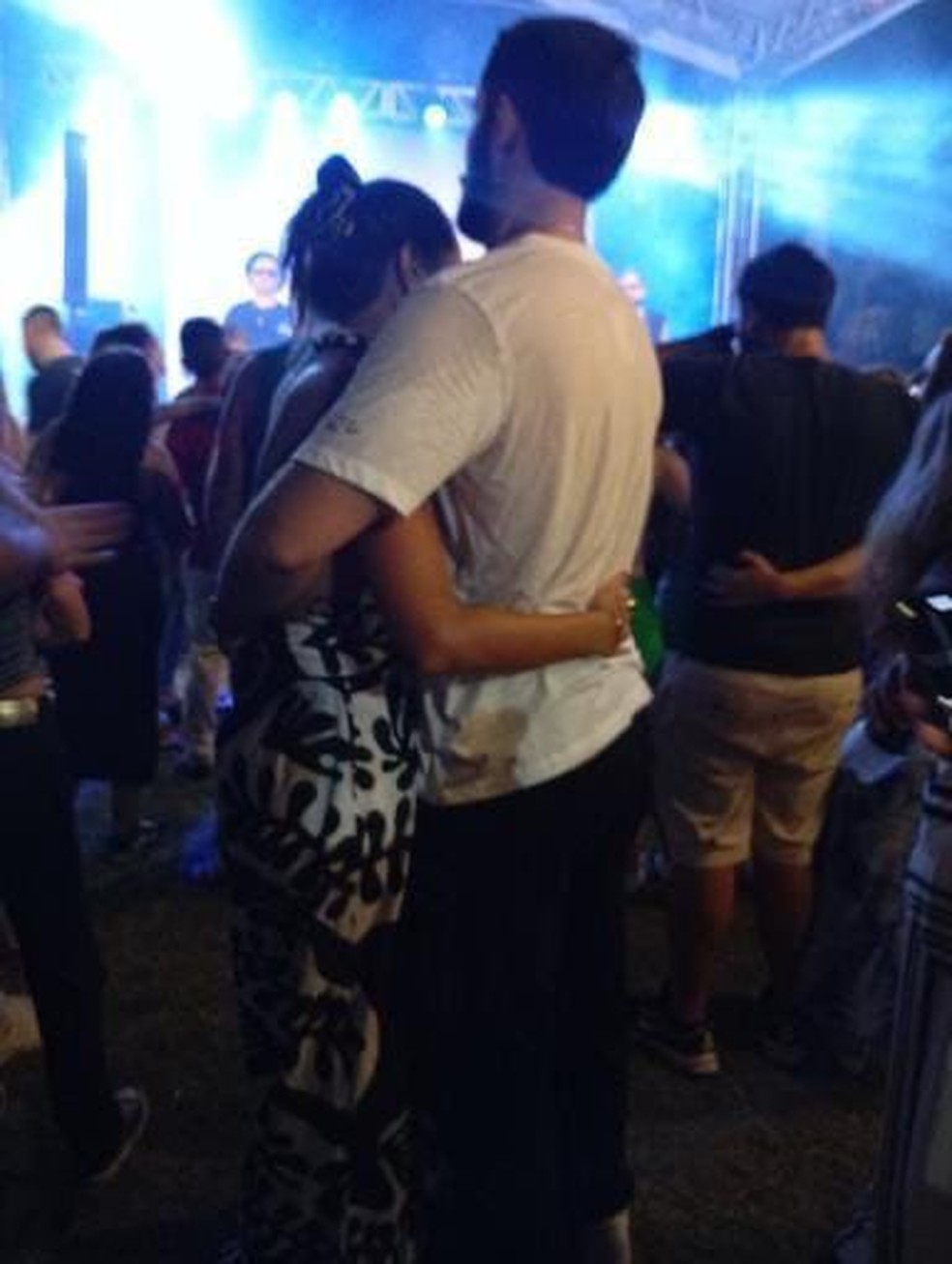 Matteus e Anna Julia foram vistos juntos em uma festa em Estr&ecirc;la, Rio Grande do Sul &mdash; Foto: Reprodu&ccedil;&atilde;o/X