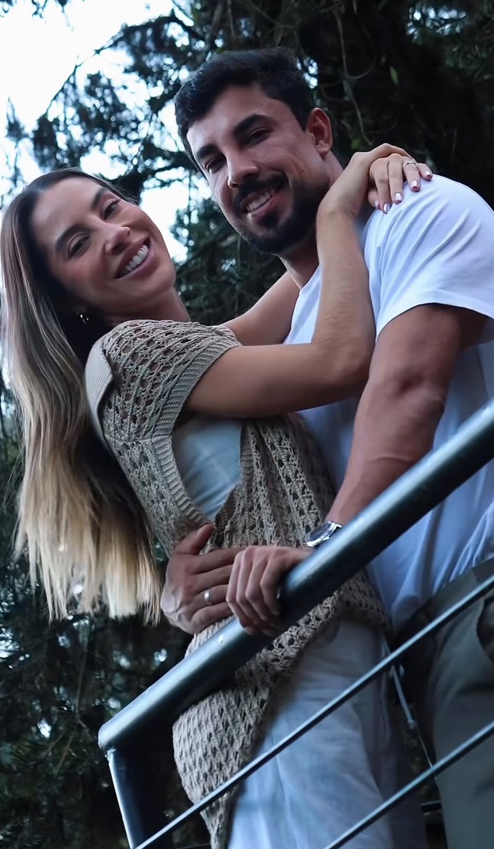 Ex-BBBs Maike e Renata estão noivos — Foto: Reprodução/Instagram