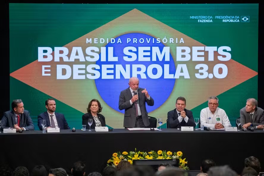 Quaest: restrição às bets, reajuste do Bolsa Família e canetas emagrecedoras no SUS têm apoio da maioria; veja números