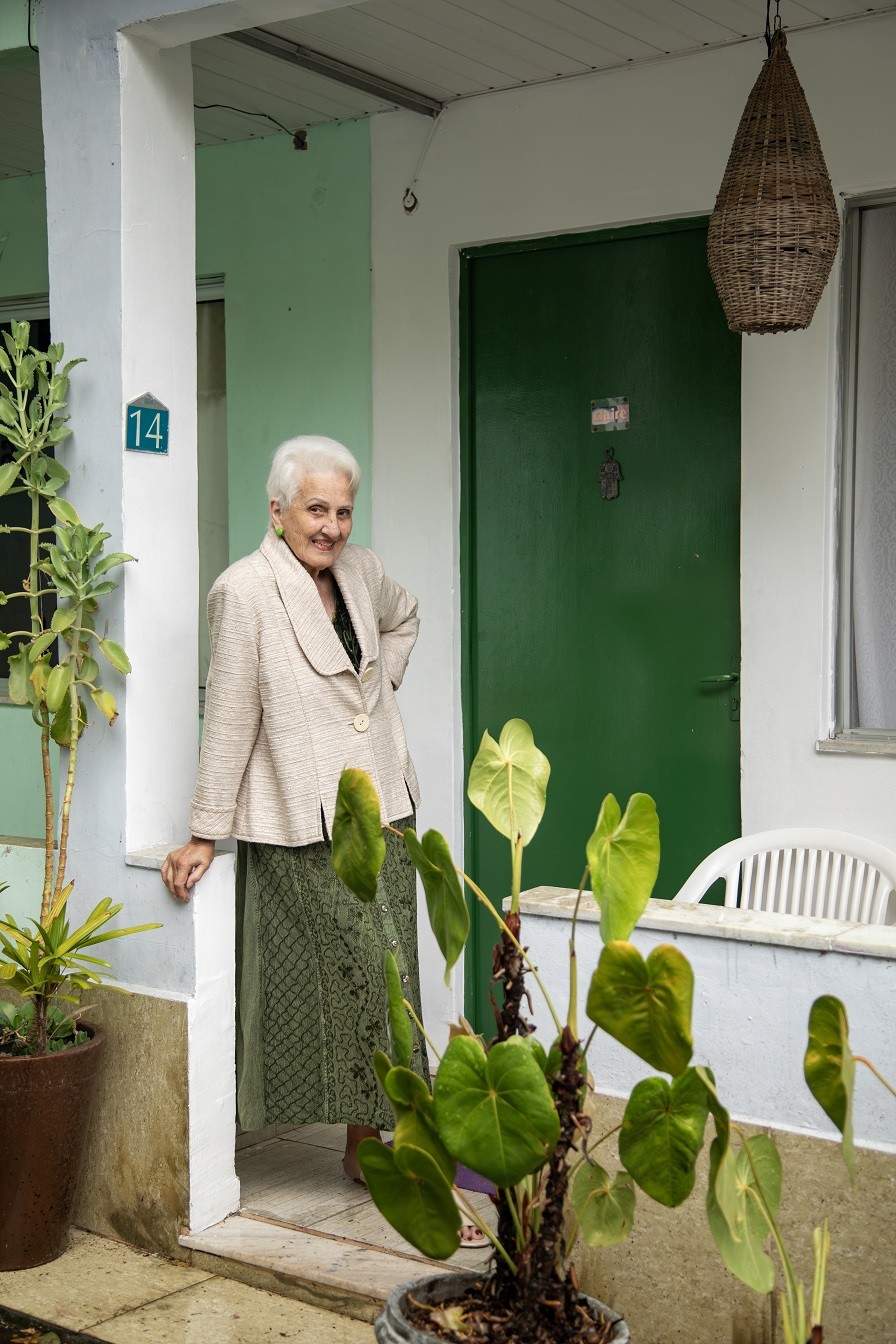 A atriz Claire Dignonn, de 85, no Retiro dos Artistas — Ana Branco - Extra