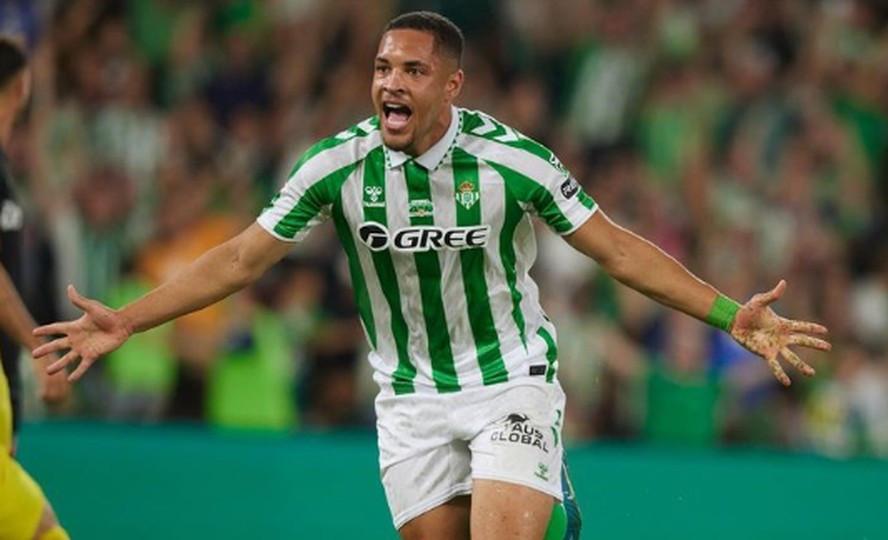 Vitor Roque estreia e marca pelo Real Betis