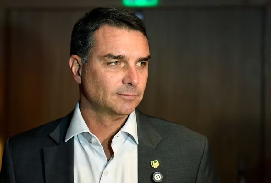 Flávio cita 'censura' ao justificar não ir a debate da Globo, que depois foi cancelado: 'Insegurança jurídica chegou ao ápice'