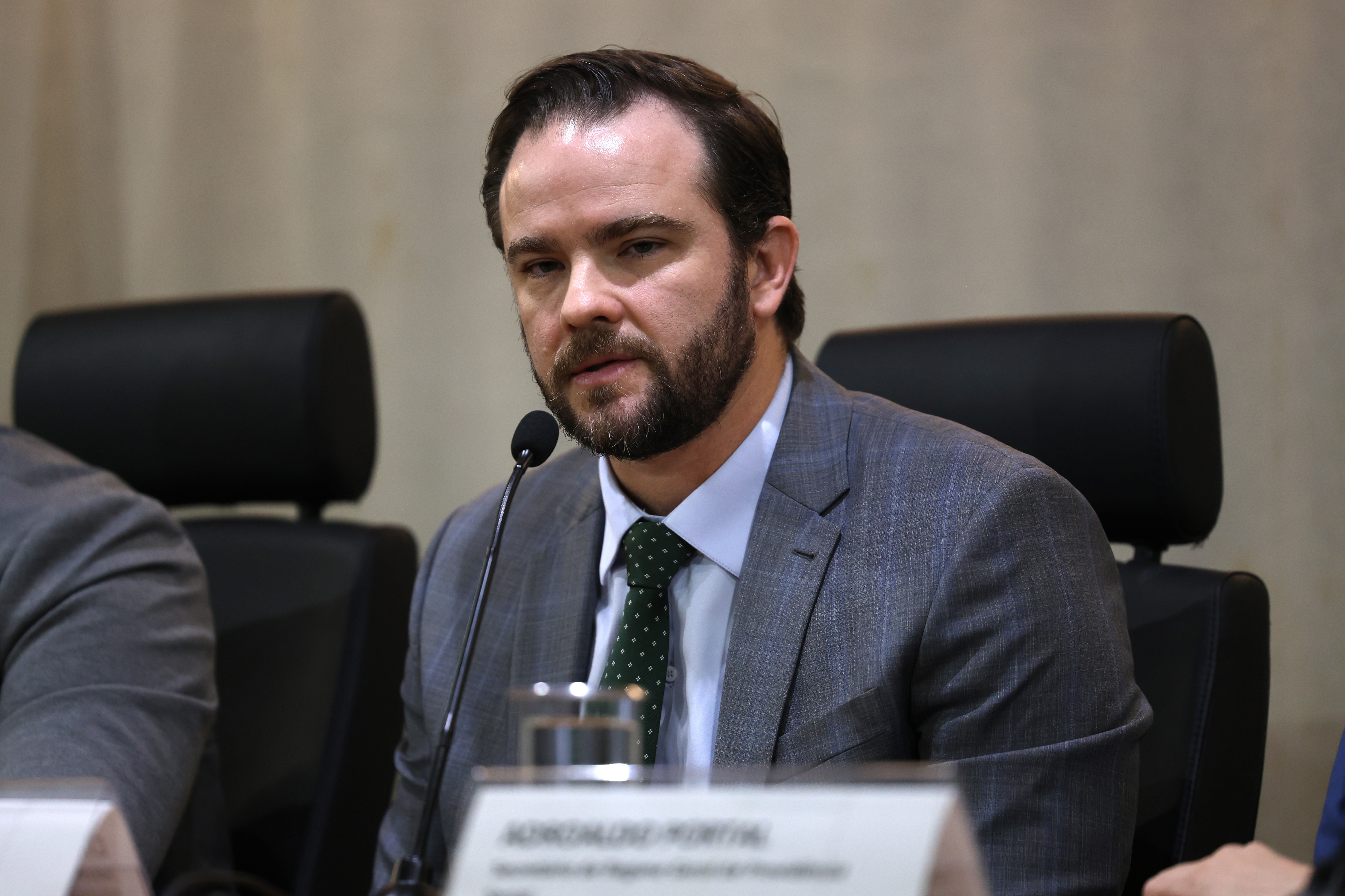 Ministro da Fazenda diz que Brasil está no 'caminho certo' ao citar ...