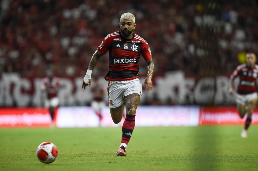 Gabigol atuou no segundo tempo de Flamengo x Audax e jogou ao lado de Pedro