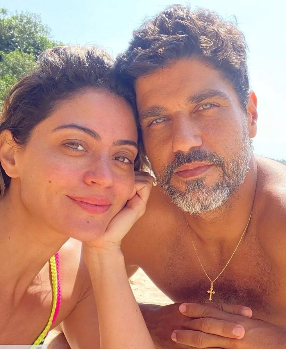 Carol Castro namorou o ator Bruno Cabrerizo — Foto: Instagram