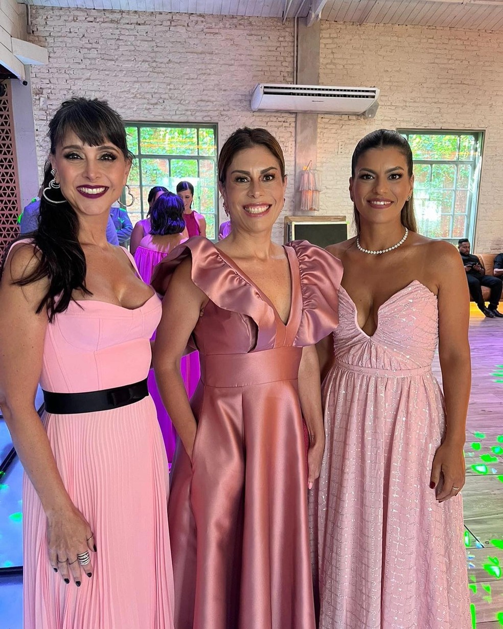 Alexandre Martins, mulher de Fagundes, com as filhas do ator, Dinah e Diana — Foto: reprodução/ instagram