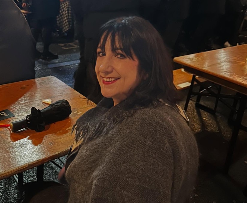 Gillian Gilbert, do New Order, revela luta contra o câncer e se afasta de turnê no Brasil