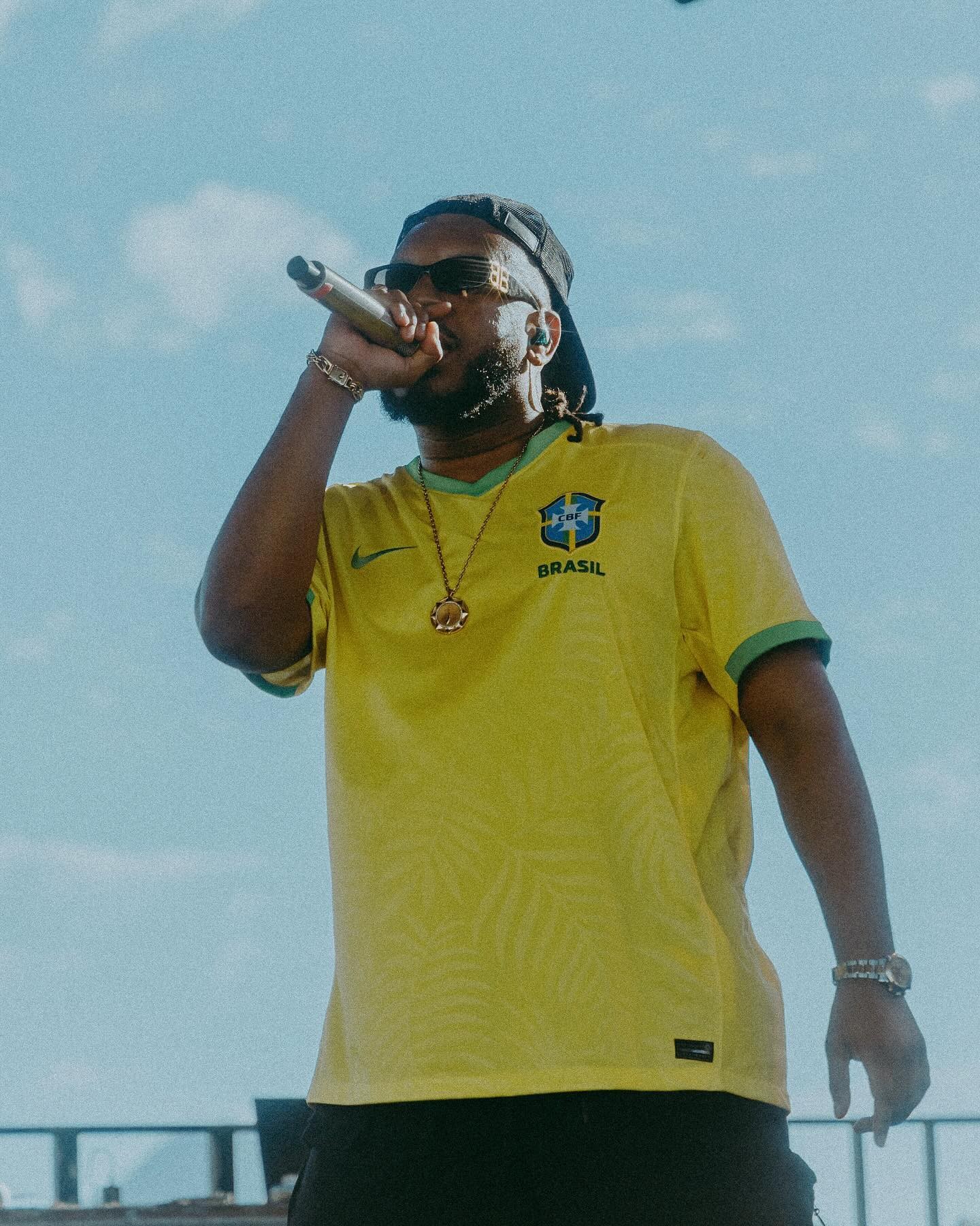 Da Cidade de Deus à cobertura de frente para o mar: Conheça o rapper BK ...