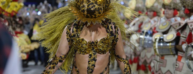 Paolla Oliveira no desfile da Grande Rio em 2024 — Foto: Agência O Globo