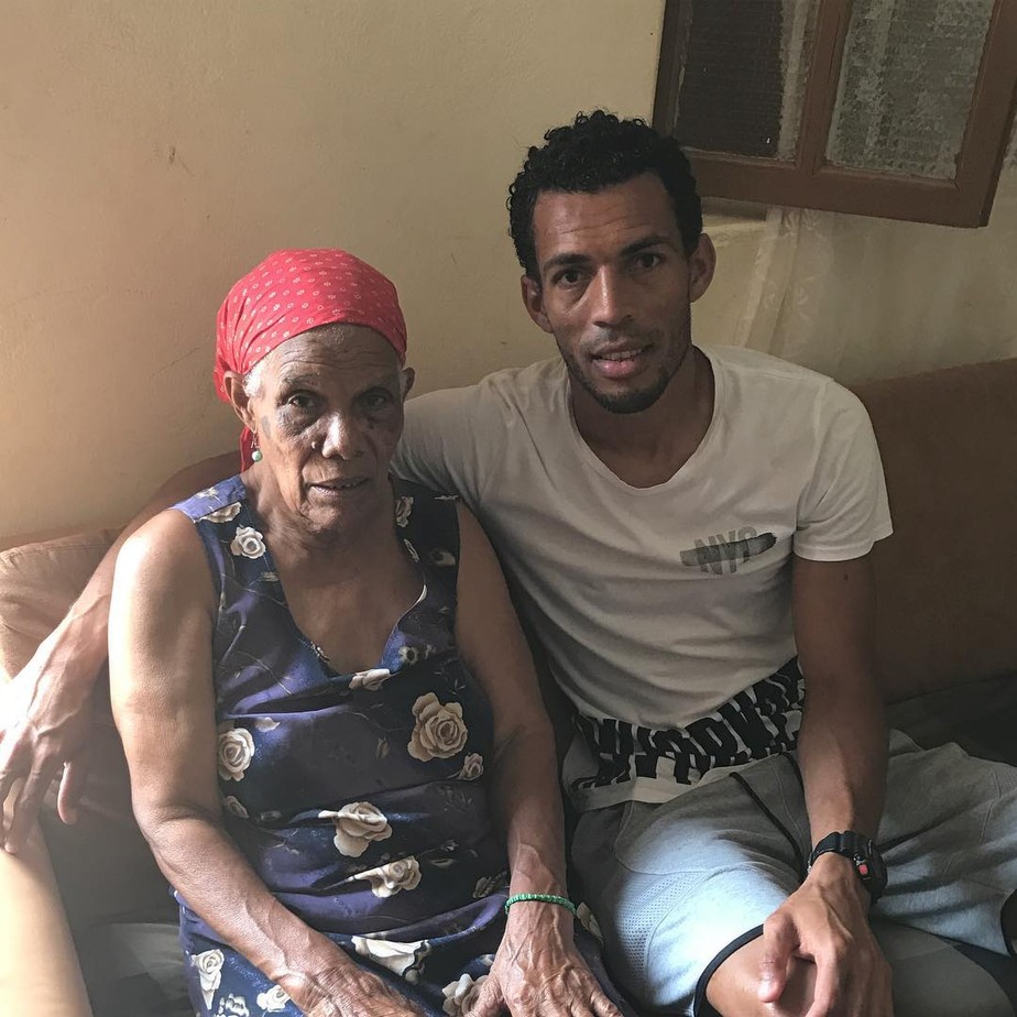 Conheça a avó de Vozinha, goleiro de Cabo Verde que emocionou na Copa do Mundo