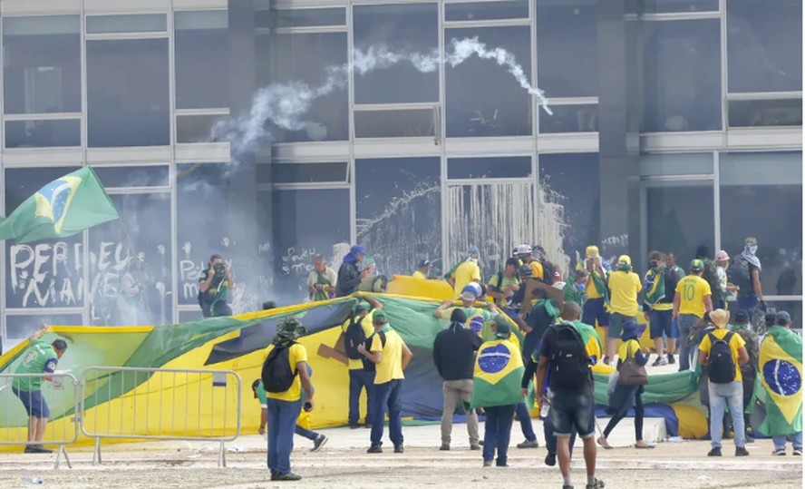 Invasão às sedes dos três Poderes em Brasília no dia 8 de janeiro: STF começa a julgar primeiros réus