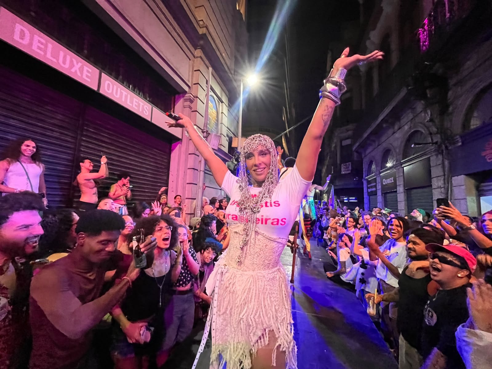 Marcha Trans & Travesti reúne participantes no Centro do Rio