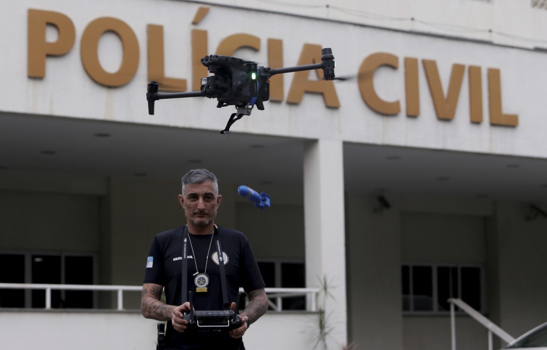 Ataque aéreo: drones que lançam bombas mudam padrão dos confrontos do crime organizado no Rio