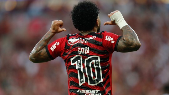 Gabigol 'perde' a camisa 10 do Flamengo, mas deve seguir com o número na Libertadores; entenda