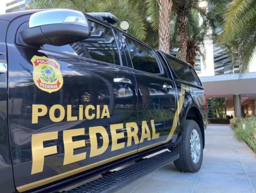 Fraudes em contratos de transporte escolar em Duque de Caxias são alvos da Polícia Federal