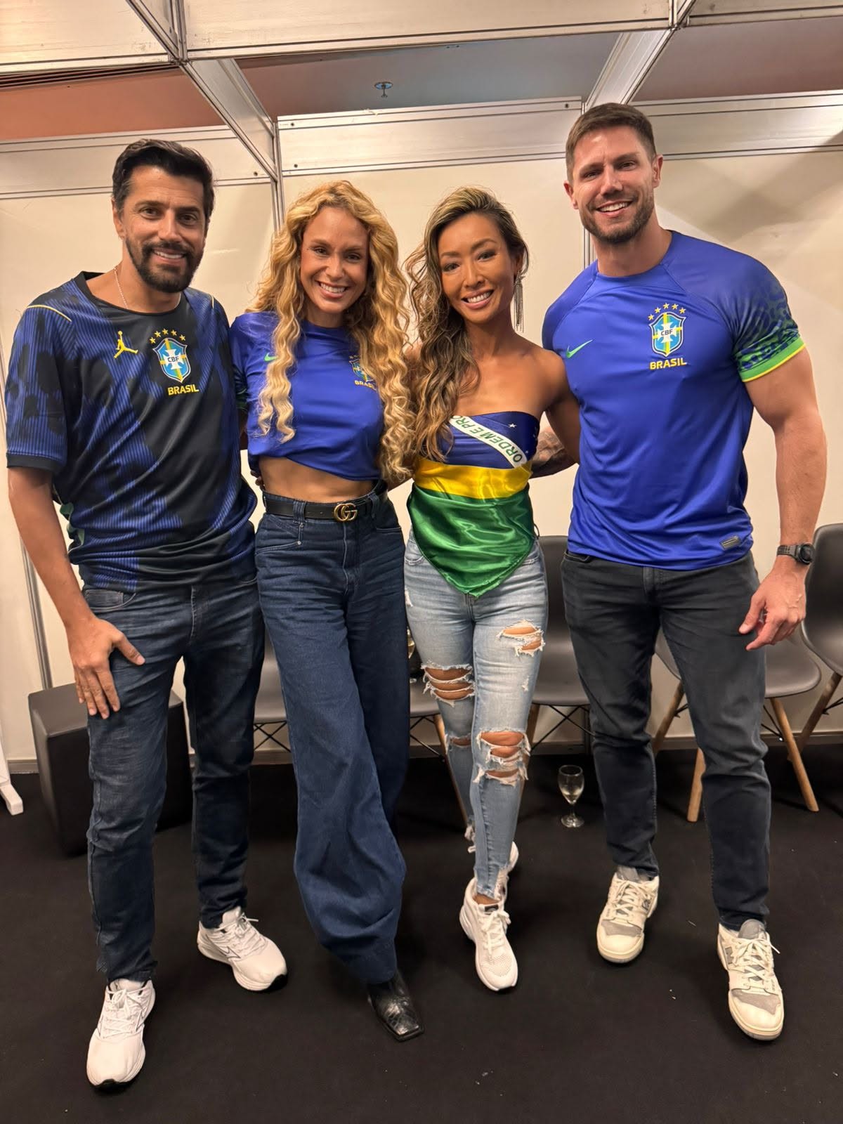 Famosos se reúnem no Maracanã para despedida da seleção antes da Copa
