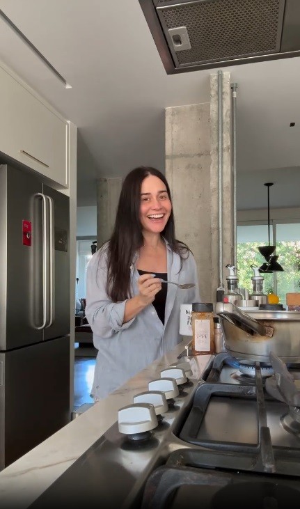 Alessandra Negrini coloca à venda apartamento em São Paulo — Foto: Reprodução/Instagram