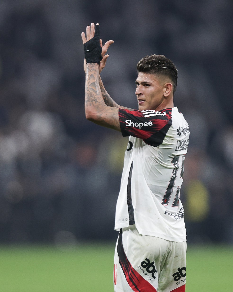 Carrascal deu duas assist&ecirc;ncias em Flamengo x Corinthians &mdash; Foto: Gilvan de Souza/Flamengo