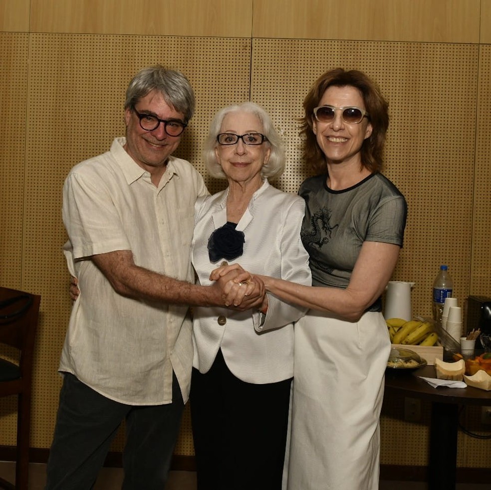 Andrucha Waddington, Fernanda Montenegro e Fernanda Torres — Foto: Cristina Granato/ Divulgação