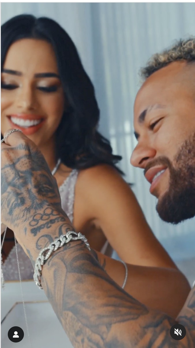 Neymar e Bianca Biancardi em vídeo de chá revelação — Foto: Reprodução/Instagram