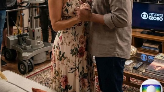 Encontro em 'Três Graças': Belo e Viviane Araújo gravam cenas, mas foto viral é obra de IA