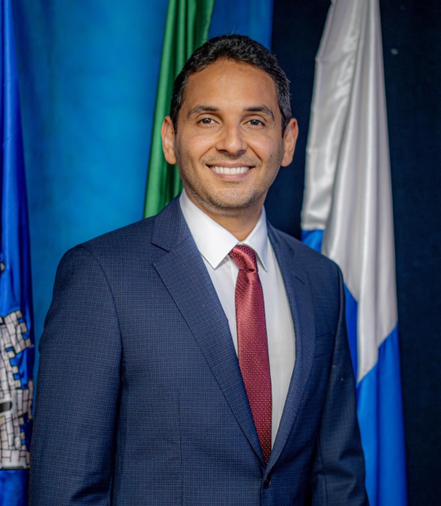 Prefeito de Nilópolis, Abraão David Neto, mais conhecido como Abraãozinho. Ele é sobrinho do bicheiro Anísio, patrono da Beija-Flor