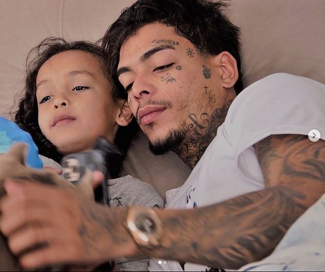 MC Kevin com a filha &mdash; Foto: Instagram