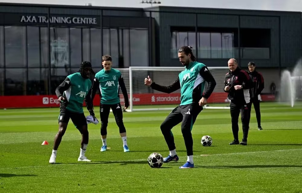 O meia húngaro Dominik Szoboszlai no treino do Liverpool — Foto: Divulgação / Liverpool