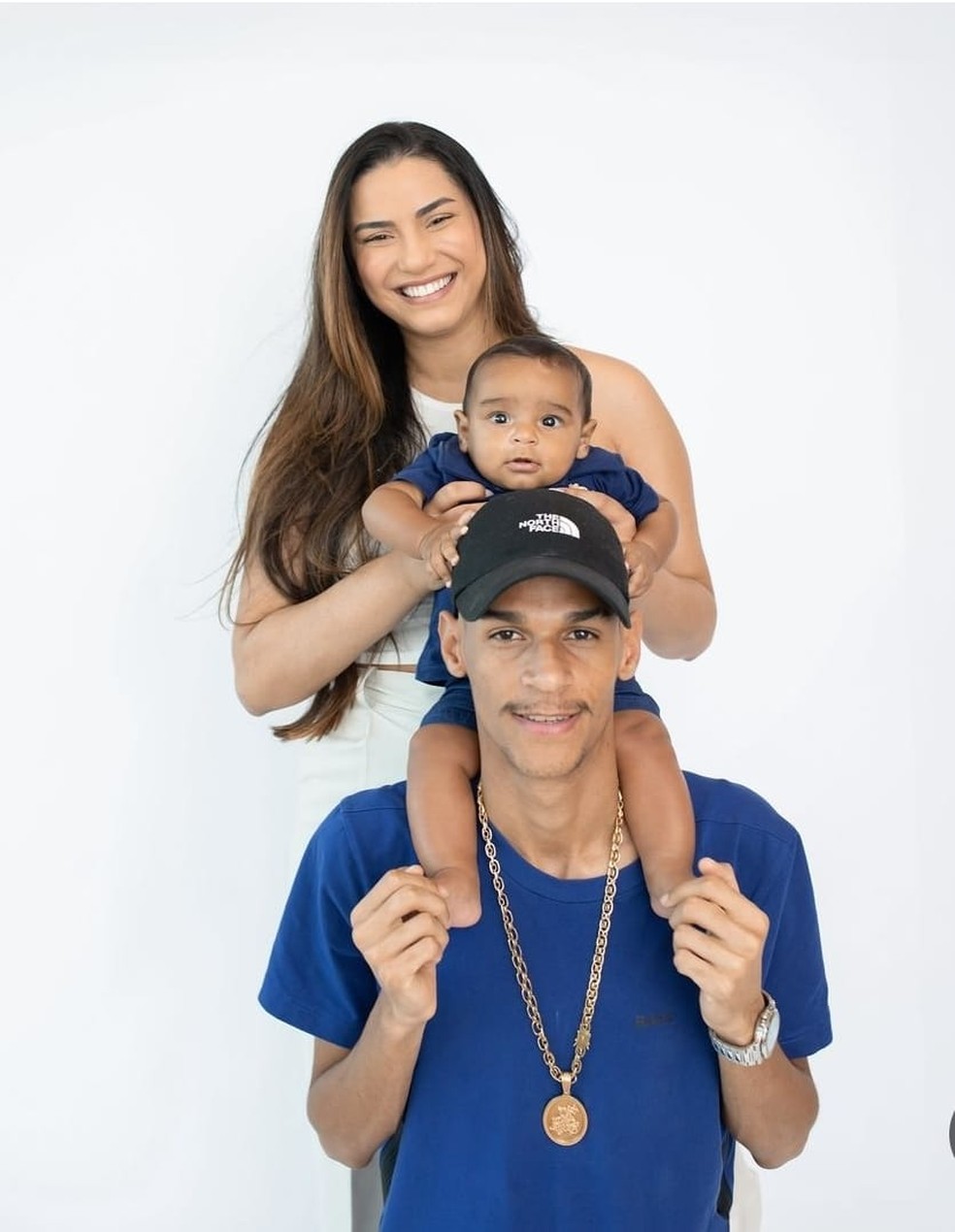 Luva de Pedreiro reata namoro e compra casa de R$ 1 milhão — Foto: rep/ instagram