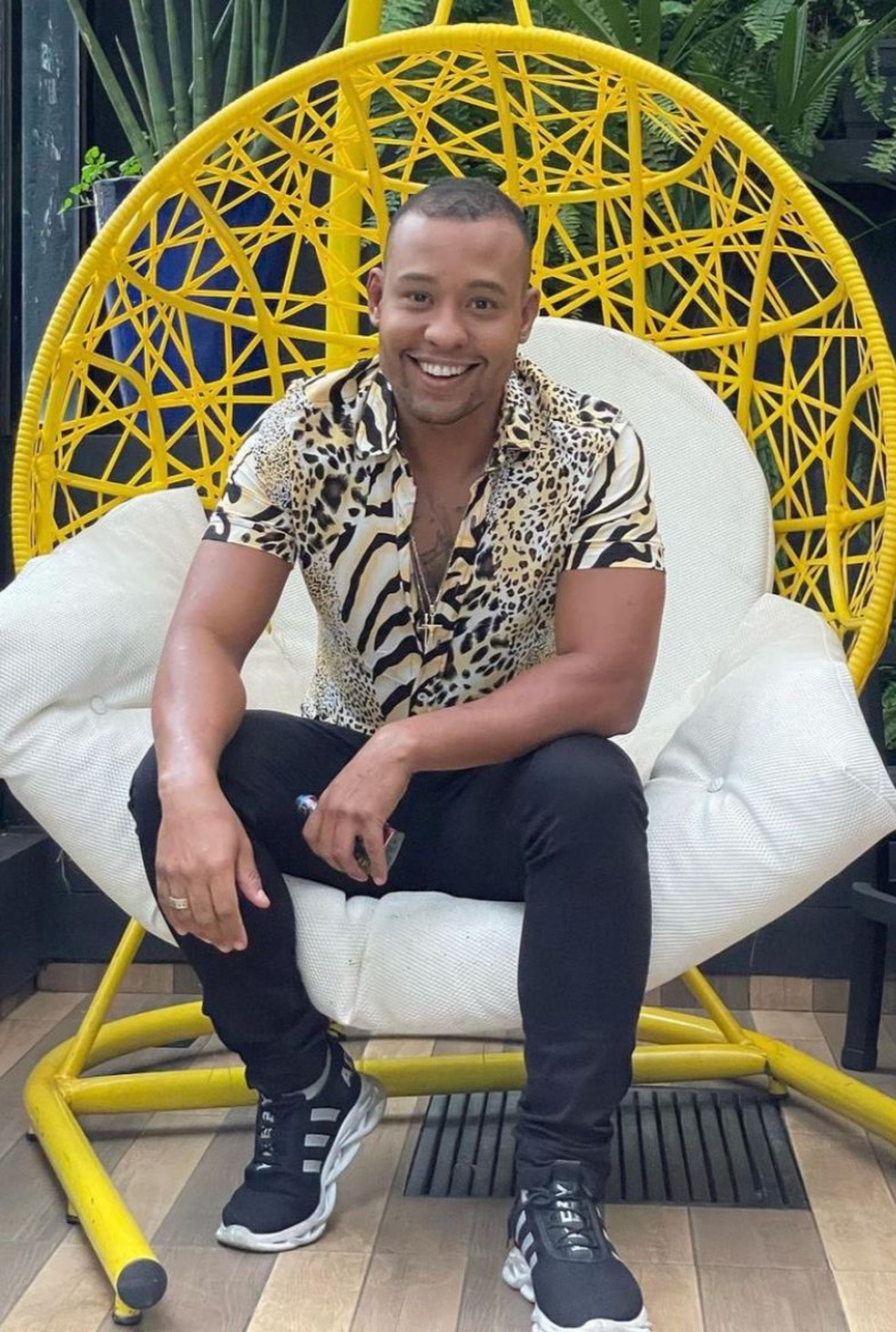 O ator Mussunzinho é o filho mais novo de Mussum — Foto: Arquivo Globo e Instagram
