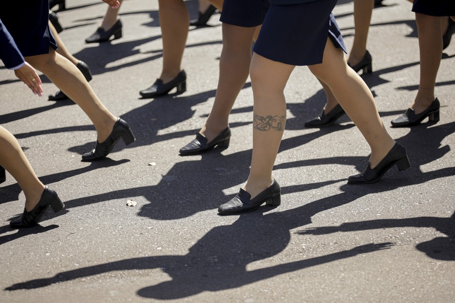 Mulheres militares no desfile militar em comemoração ao 7 de Setembro de 2023