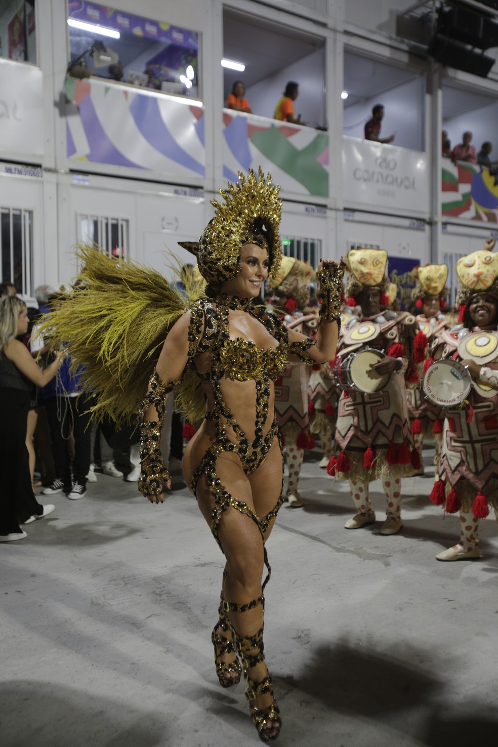 Paolla Oliveira no desfile da Grande Rio 2024 — Foto: Alexandre Cassiano/Agência O Globo