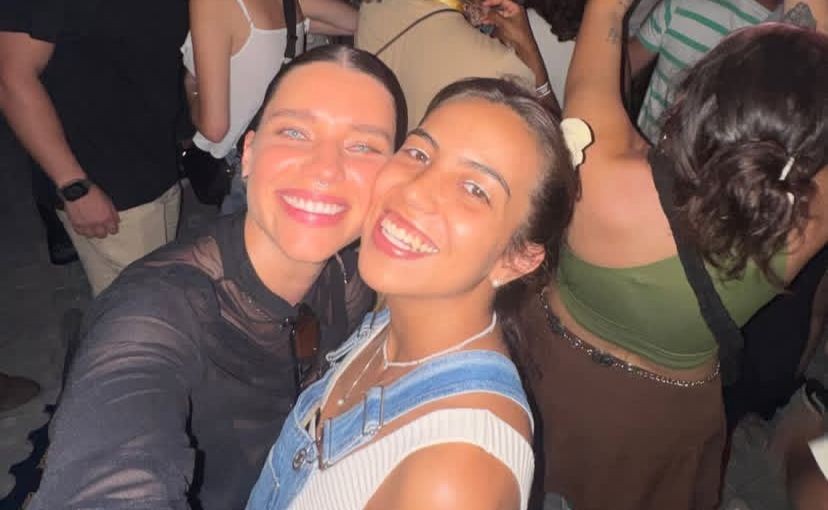 Bruna Linzmeyer mostra carinho pela namorada em show de Bad Bunny