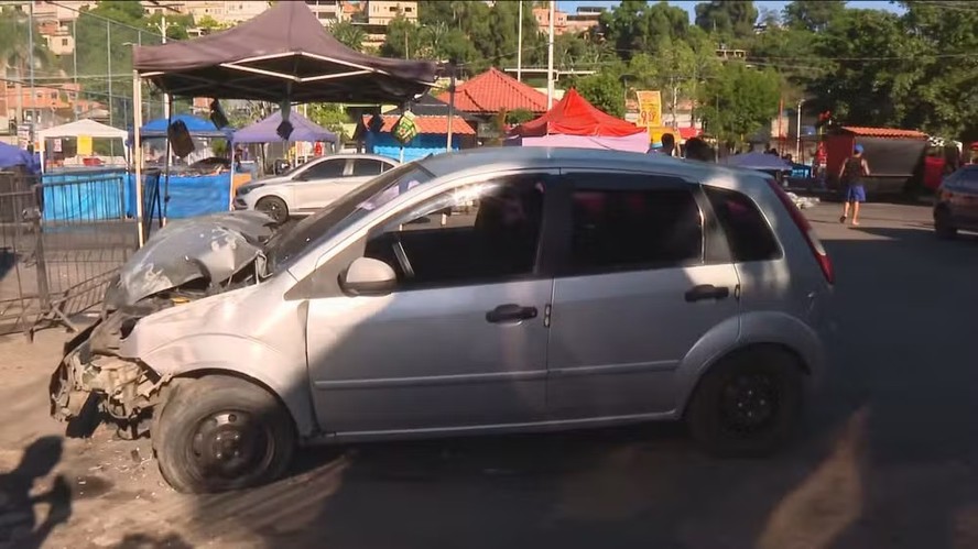 Motorista atropela foliões em Caxias
