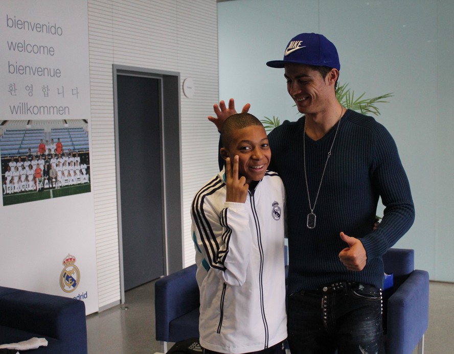 Cristiano Ronaldo serviu como referência para Kylian Mbappé virar jogador do Real Madrid