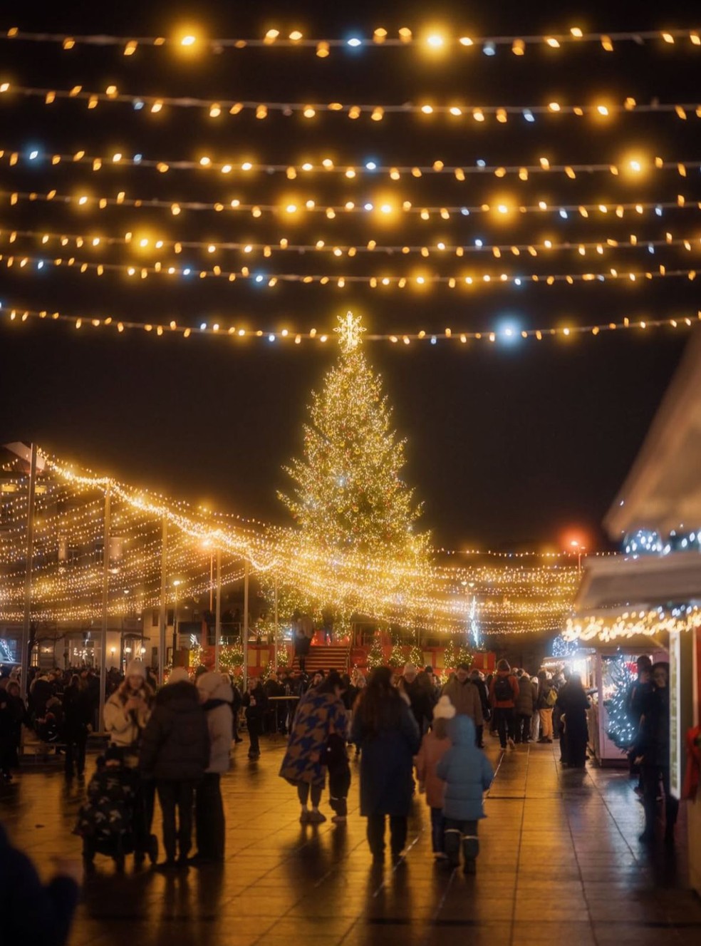 O Natal em Vilnius, Lituânia, que é famoso pela sua magia — Foto: Reprodução/Ahoy
