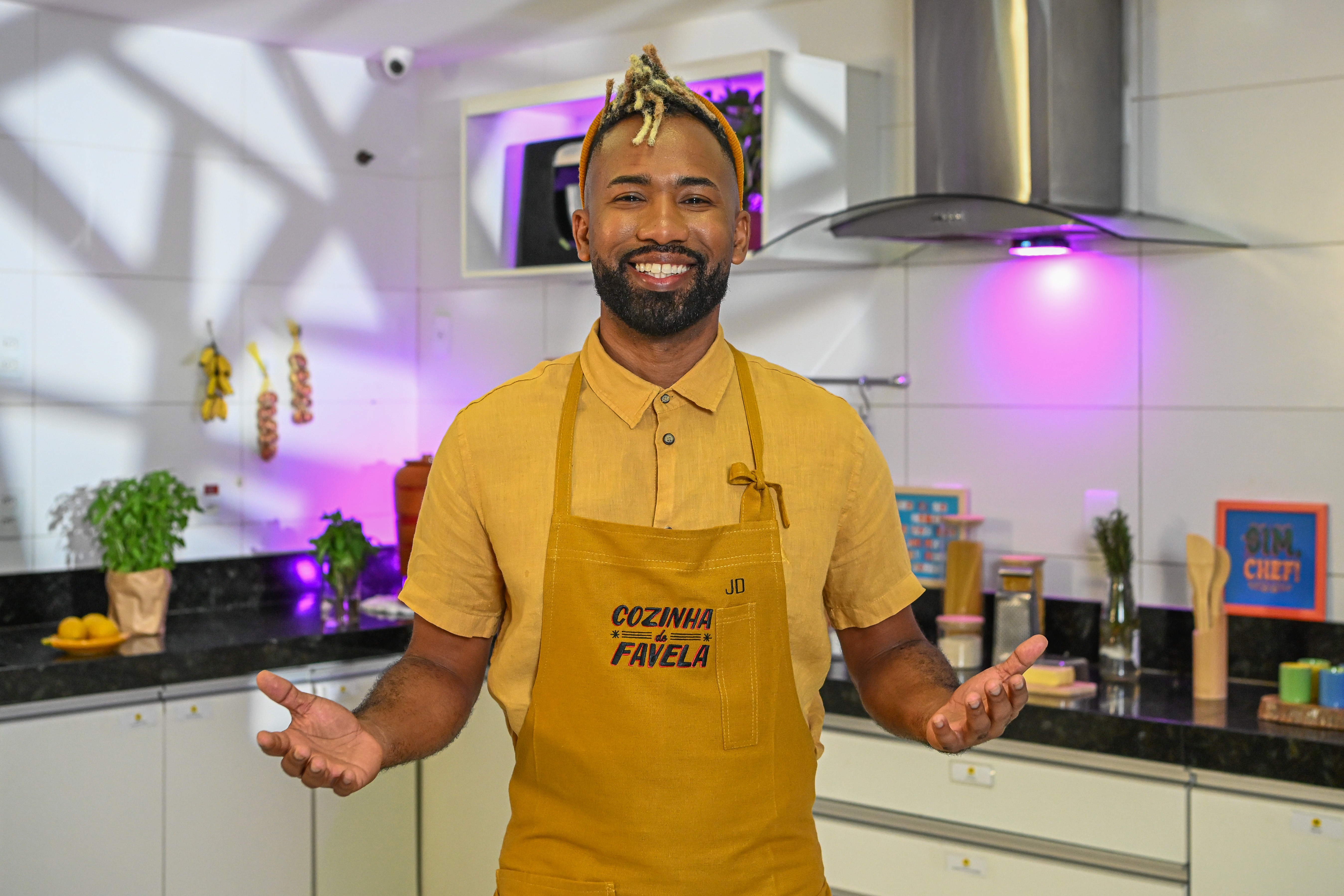 João Diamante estreia como apresentador de TV, apoiando talentos da periferia: 