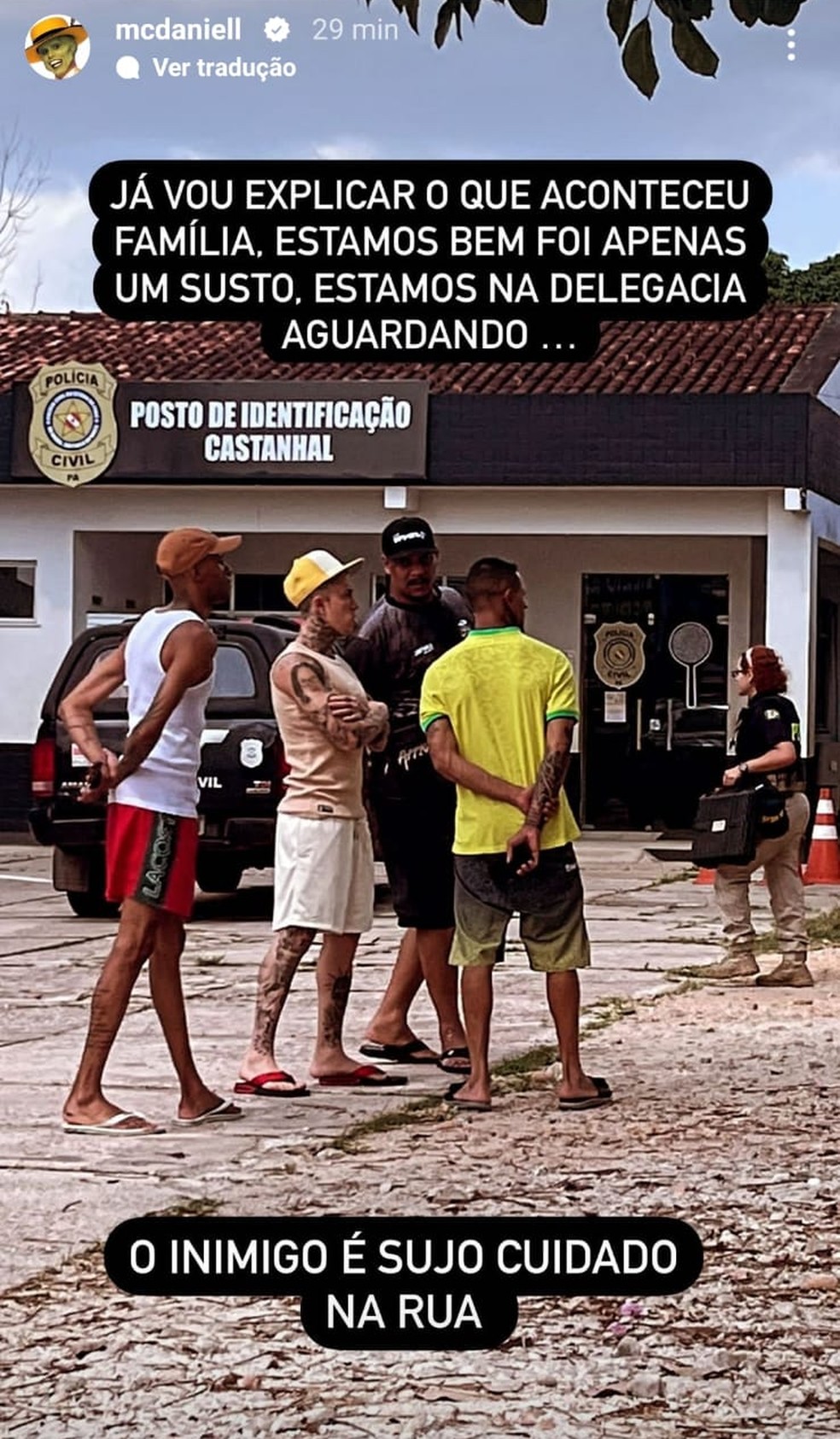 MC Daniel contou que dois homens armados fecharam a van de sua equipe &mdash; Foto: Reprodu&ccedil;&atilde;o/Instagram
