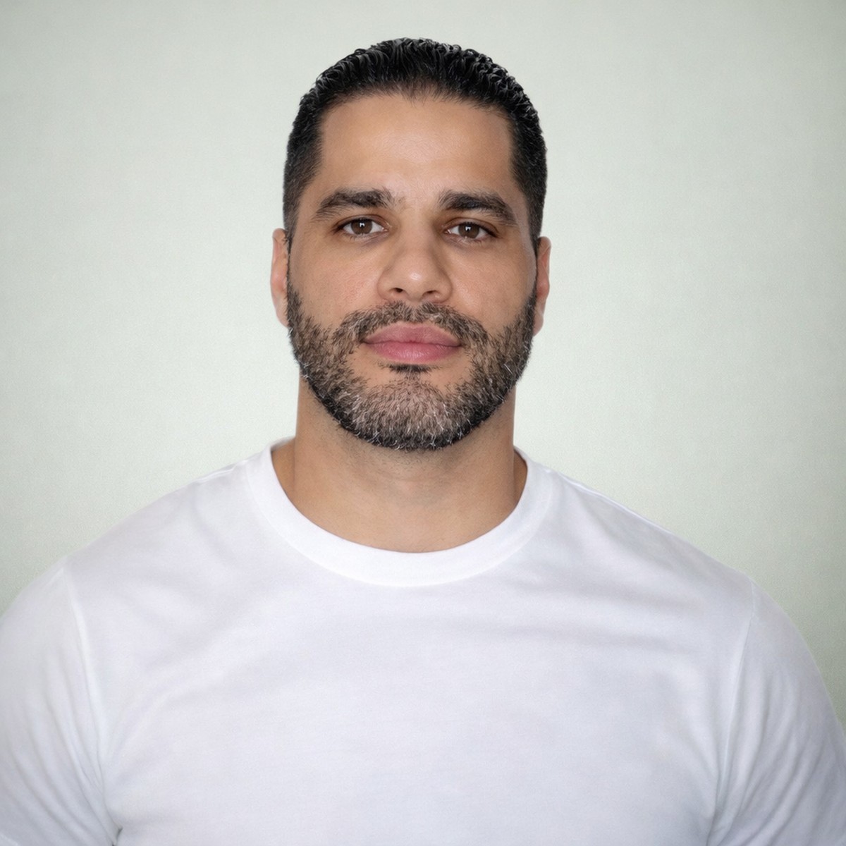 Suspeito de monitorar adversários de Vorcaro, 'Sicário' atenta contra a própria vida após ser preso pela PF