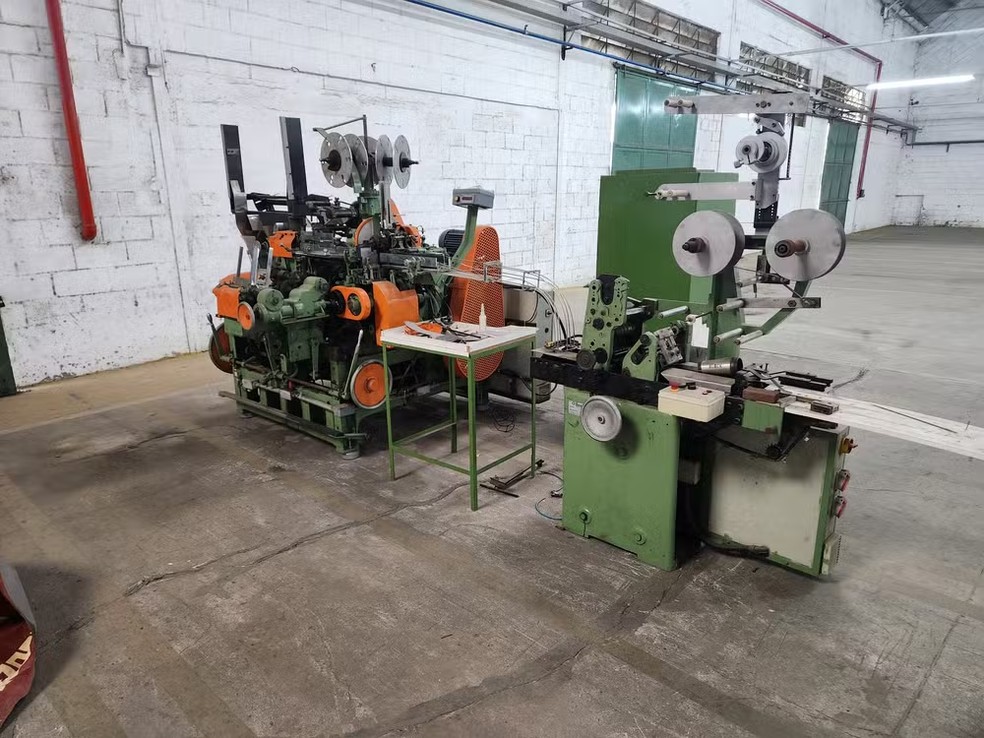 M&aacute;quina furtada  ostentava pintura diferente da original &mdash; Foto: Reprodu&ccedil;&atilde;o