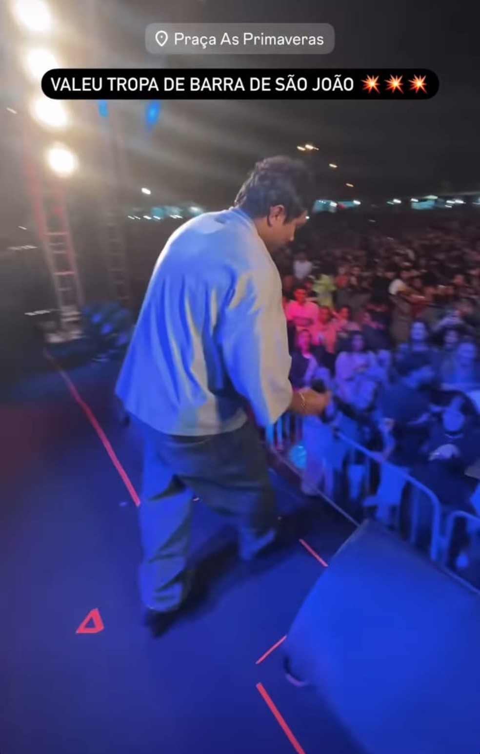 Xamã no show em Barra de São João — Foto: reprodução/ instagram