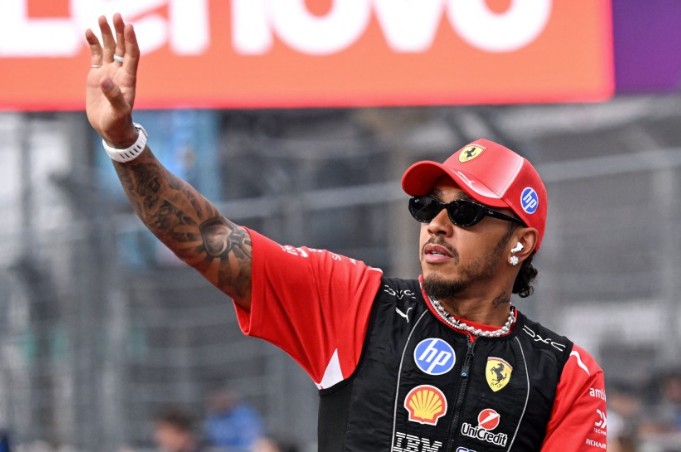 Hamilton passou mal após GP de Cingapura e foi avaliado por médicos da FIA