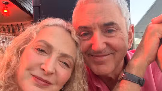 Do 'Match' Virtual ao Altar: Atriz de 'Terra Nostra' Celebra 12 Anos de Amor com Suíço Conhecido em App