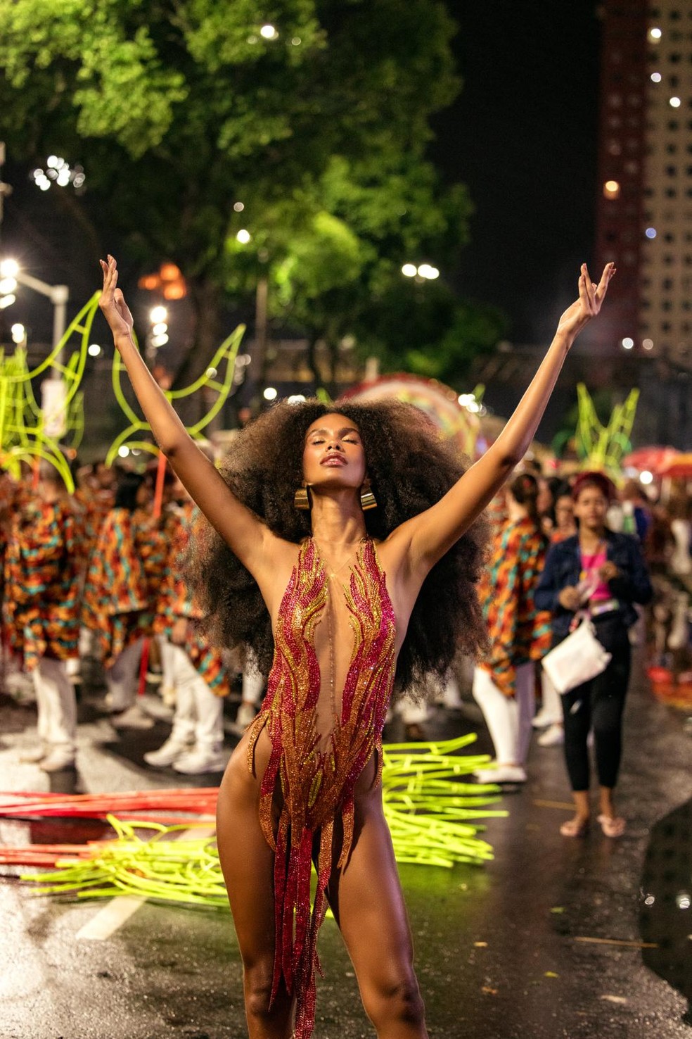A modelo Duda Almeida é destaque da Viradouro — Foto: rep/instagram