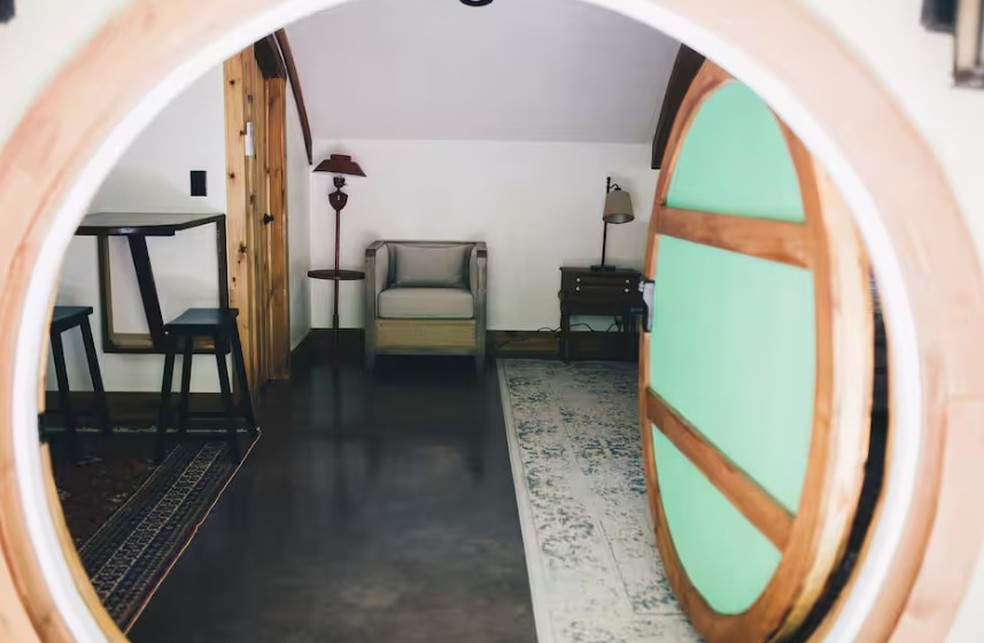 Casa Hobbit em McEwen (Tennessee, EUA), área interna — Foto: Reprodução / Airbnb