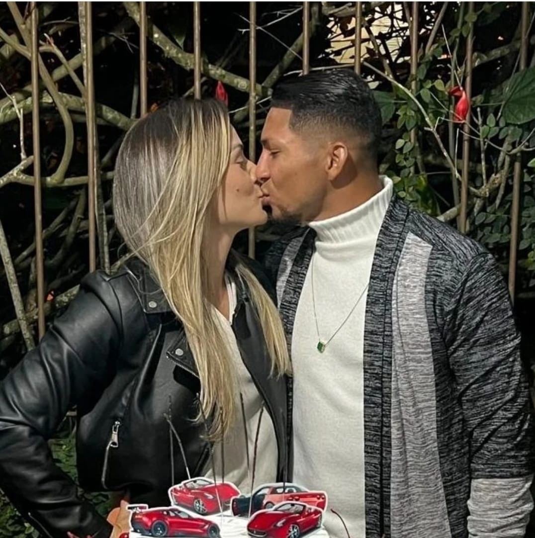Novato na seleção, Rony Rústico mantém família longe da fama e segue ...