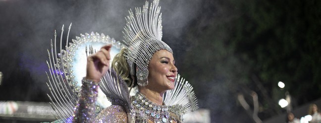 Paolla Oliveira, rainha de bateria da Grande Rio — Foto: Guito Moreto / Agência O Globo