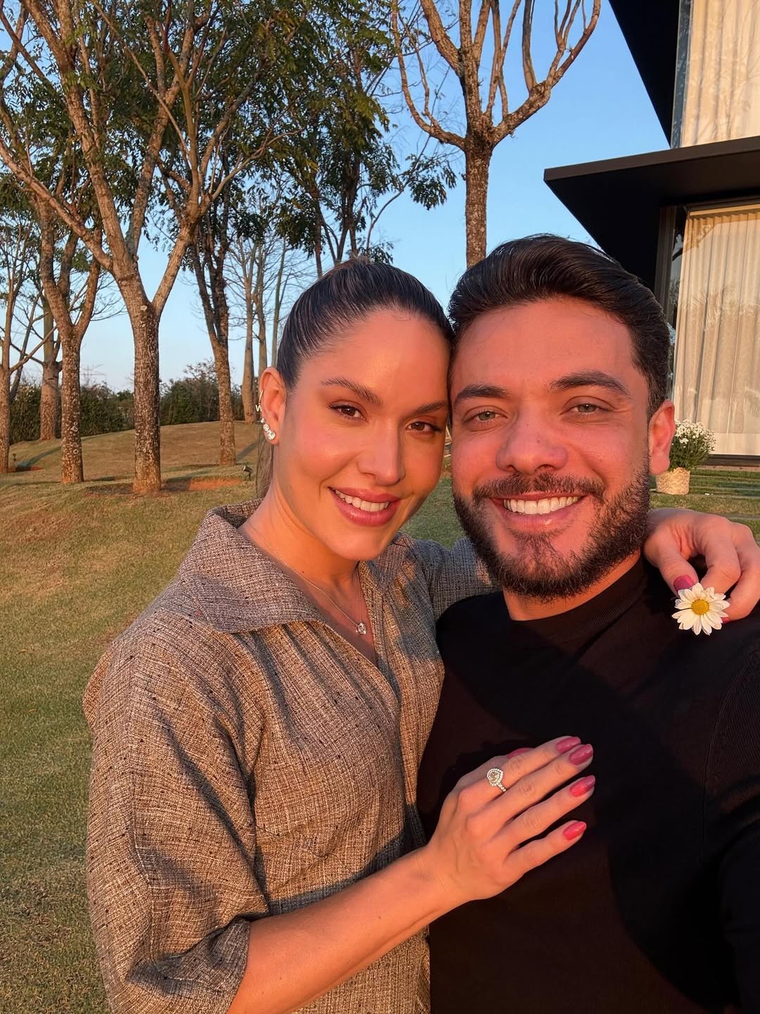 Wesley Safadão nega crise no casamento após rumores e rebate: 